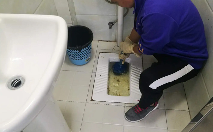 城中疏通蹲坑