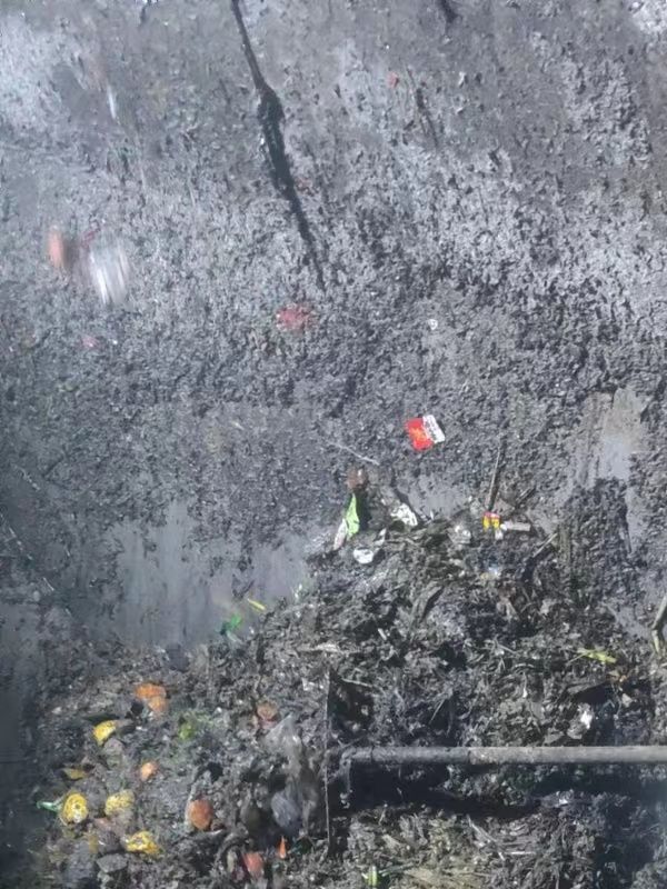 城中污水池清理